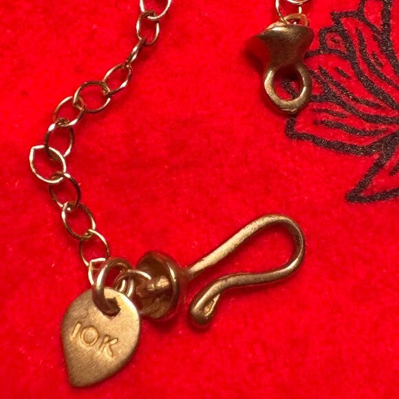 Me & Ro 10k gold and garnet necklace - Picture 8 of 13